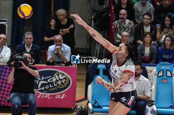 2023-12-26 - Martha Anthouli of Chieri '76 in action during Italian Serie A1 F match between Igor Gorgonzola Novara vs Reale Mutua Fenera Chieri '76 on 26 december 2023 at the Pala Igor Gorgonzola, Novara - IGOR GORGONZOLA NOVARA VS REALE MUTUA FENERA CHIERI 76 - SERIE A1 WOMEN - VOLLEYBALL