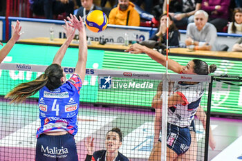 2023-12-26 - Avery Skinner of Chieri '76 in action during Italian Serie A1 F match between Igor Gorgonzola Novara vs Reale Mutua Fenera Chieri '76 on 26 december 2023 at the Pala Igor Gorgonzola, Novara - IGOR GORGONZOLA NOVARA VS REALE MUTUA FENERA CHIERI 76 - SERIE A1 WOMEN - VOLLEYBALL