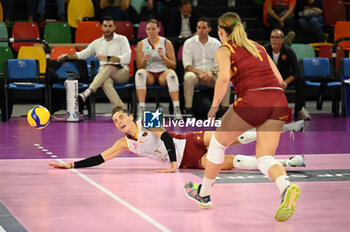 2023-11-01 - Erblira Bici (Roma Volley Club) defense - IL BISONTE FIRENZE VS ROMA VOLLEY CLUB - SERIE A1 WOMEN - VOLLEYBALL