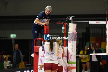 2023-11-01 - Marta Bechis (Roma Volley Club) with Ana Beatriz Silva Correa complain with the referee - IL BISONTE FIRENZE VS ROMA VOLLEY CLUB - SERIE A1 WOMEN - VOLLEYBALL