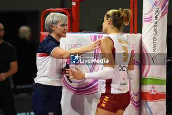 2023-11-01 - Marta Bechis (Roma Volley Club) complains with the referee for the last point - IL BISONTE FIRENZE VS ROMA VOLLEY CLUB - SERIE A1 WOMEN - VOLLEYBALL