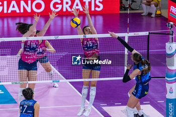 2023-12-17 - Attack of Anastasiia Kraiduba (Il Bisonte Firenze) - IL BISONTE FIRENZE VS ALLIANZ VV MILANO - SERIE A1 WOMEN - VOLLEYBALL