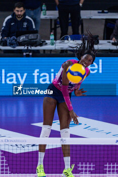 2023-12-17 - Paola Egonu (Allianz Vero Volley Milano) at service - IL BISONTE FIRENZE VS ALLIANZ VV MILANO - SERIE A1 WOMEN - VOLLEYBALL