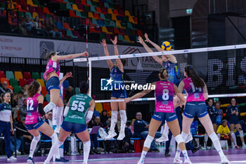 2023-12-17 - Attack of Milano - IL BISONTE FIRENZE VS ALLIANZ VV MILANO - SERIE A1 WOMEN - VOLLEYBALL