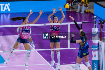 2023-12-17 - Attack of Anastasiia Kraiduba (Il Bisonte Firenze) - IL BISONTE FIRENZE VS ALLIANZ VV MILANO - SERIE A1 WOMEN - VOLLEYBALL