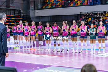 2023-12-17 - Players of Allianz Vero Volley Milano on fields - IL BISONTE FIRENZE VS ALLIANZ VV MILANO - SERIE A1 WOMEN - VOLLEYBALL