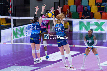 2023-12-17 - Spike of Paola Egonu (Allianz Vero Volley Milano) - IL BISONTE FIRENZE VS ALLIANZ VV MILANO - SERIE A1 WOMEN - VOLLEYBALL