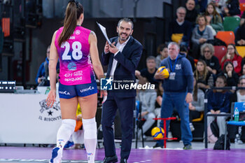 2023-12-17 - Marco Gaspari (head coach of Allianz Vero Volley Milano) - IL BISONTE FIRENZE VS ALLIANZ VV MILANO - SERIE A1 WOMEN - VOLLEYBALL