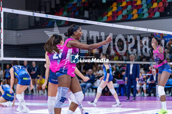 2023-12-17 - Myriam Sylla (Allianz Vero Volley Milano) exultation - IL BISONTE FIRENZE VS ALLIANZ VV MILANO - SERIE A1 WOMEN - VOLLEYBALL