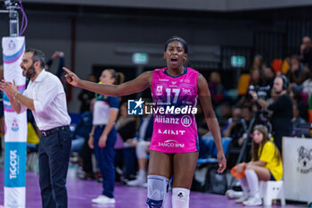 2023-12-17 - Myriam Sylla (Allianz Vero Volley Milano) reaction - IL BISONTE FIRENZE VS ALLIANZ VV MILANO - SERIE A1 WOMEN - VOLLEYBALL