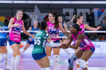 2023-12-17 - Myriam Sylla (Allianz Vero Volley Milano) and Brenda Castillo (Allianz Vero Volley Milano) exultation - IL BISONTE FIRENZE VS ALLIANZ VV MILANO - SERIE A1 WOMEN - VOLLEYBALL