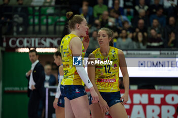 2023-11-22 - Haak Isabelle and Bugg Madison during the Prosecco Doc Imoco Conegliano vs Roma Volley Club at the Palaverde in Treviso, Italy on November 22, 2023 - PROSECCO DOC IMOCO CONEGLIANO VS ROMA VOLLEY CLUB - SERIE A1 WOMEN - VOLLEYBALL