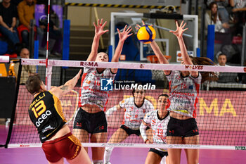 2023-12-03 - Melli Giulia (Roma Volley Femminile) and Madison Kubik (Cuneo Granda Volley), Anna Hall (Cuneo Granda Volley) - ROMA VOLLEY CLUB VS CUNEO GRANDA VOLLEY - SERIE A1 WOMEN - VOLLEYBALL
