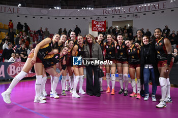 2023-12-03 - Roma Volley Club celebrate the Victory for 3-1 during the 10th round of the Serie A1 Women's Volleyball Championship between Roma Volley Club and Honda Olivero S. Bernardo Cuneo on 3 December 2023 at the Palazzetto dello Sport in Rome. - ROMA VOLLEY CLUB VS CUNEO GRANDA VOLLEY - SERIE A1 WOMEN - VOLLEYBALL