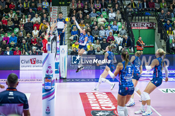 2023-12-23 - Marina Lubian of Prosecco Doc Imoco Conegliano seen in action during the LVF Serie A1 2023/24 volleyball match between Prosecco Doc Imoco Conegliano vs Busto Arsizio at Palaverde stadium in Treviso, Italy. - PROSECCO DOC IMOCO CONEGLIANO VS BUSTO ARSIZIO - SERIE A1 WOMEN - VOLLEYBALL