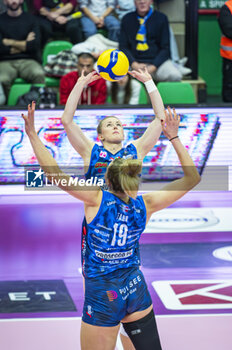 2023-12-23 - Joanna Wolosz of Prosecco Doc Imoco Conegliano seen in action during the LVF Serie A1 2023/24 volleyball match between Prosecco Doc Imoco Conegliano vs Busto Arsizio at Palaverde stadium in Treviso, Italy. - PROSECCO DOC IMOCO CONEGLIANO VS BUSTO ARSIZIO - SERIE A1 WOMEN - VOLLEYBALL