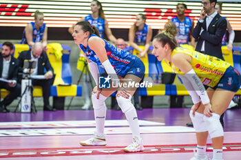 2023-12-23 - Alessia Gennari of Prosecco Doc Imoco Conegliano seen during the LVF Serie A1 2023/24 volleyball match between Prosecco Doc Imoco Conegliano vs Busto Arsizio at Palaverde stadium in Treviso, Italy. - PROSECCO DOC IMOCO CONEGLIANO VS BUSTO ARSIZIO - SERIE A1 WOMEN - VOLLEYBALL