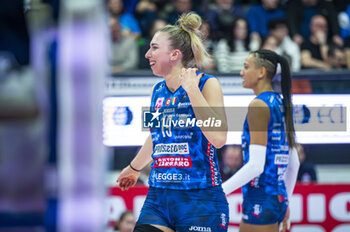 2023-12-23 - Sarah Fahr of Prosecco Doc Imoco Conegliano seen during the LVF Serie A1 2023/24 volleyball match between Prosecco Doc Imoco Conegliano vs Busto Arsizio at Palaverde stadium in Treviso, Italy. - PROSECCO DOC IMOCO CONEGLIANO VS BUSTO ARSIZIO - SERIE A1 WOMEN - VOLLEYBALL