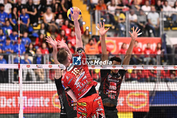 2023-11-01 - Spike of Tamil Semeniuk (Sir Susa Vim Perugia ) - FINAL - CUCINE LUBE CIVITANOVA VS SIR SUSA VIM PERUGIA - SUPERCOPPA - VOLLEYBALL