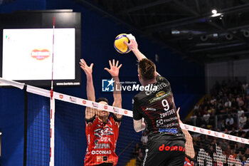 2023-11-01 - Spike of Ivan Zaytsev (Cucine Lube Civitanova ) - FINAL - CUCINE LUBE CIVITANOVA VS SIR SUSA VIM PERUGIA - SUPERCOPPA - VOLLEYBALL