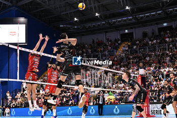 2023-11-01 - Spike of Nikolov Aleksandar (Cucine Lube Civitanova ) - FINAL - CUCINE LUBE CIVITANOVA VS SIR SUSA VIM PERUGIA - SUPERCOPPA - VOLLEYBALL