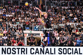 2023-11-01 - Serve of Ivan Zaytsev (Cucine Lube Civitanova ) - FINAL - CUCINE LUBE CIVITANOVA VS SIR SUSA VIM PERUGIA - SUPERCOPPA - VOLLEYBALL