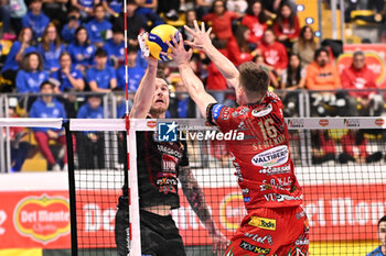 2023-11-01 - Spike of Ivan Zaytsev (Cucine Lube Civitanova ) - FINAL - CUCINE LUBE CIVITANOVA VS SIR SUSA VIM PERUGIA - SUPERCOPPA - VOLLEYBALL