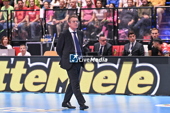 2023-11-01 - Angelo Lorenzetti head coach of Sir Susa Vim Perugia - FINAL - CUCINE LUBE CIVITANOVA VS SIR SUSA VIM PERUGIA - SUPERCOPPA - VOLLEYBALL