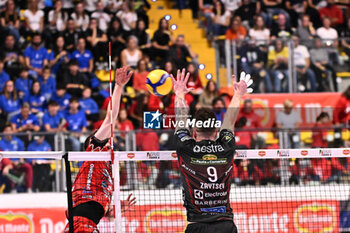 2023-11-01 - Middle block of Ivan Zaytsev (Cucine Lube Civitanova ) - FINAL - CUCINE LUBE CIVITANOVA VS SIR SUSA VIM PERUGIA - SUPERCOPPA - VOLLEYBALL