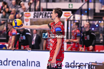 2023-11-01 - Serve of Simone Giannelli (Sir Susa Vim Perugia ) - FINAL - CUCINE LUBE CIVITANOVA VS SIR SUSA VIM PERUGIA - SUPERCOPPA - VOLLEYBALL