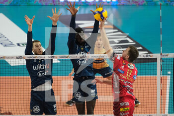 2023-01-08 - Block by Noumory Keita - WithU Verona and Lorenzo Cortesia - WithU Verona - WITHU VERONA VS SIR SAFETY SUSA PERUGIA - SUPERLEAGUE SERIE A - VOLLEYBALL