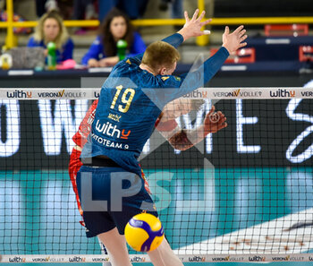 2023-01-29 - Rok Mozic (WithU Verona)  and Ivan Zaytsev (Cucine Lube civitanova) - WITHU VERONA VS CUCINE LUBE CIVITANOVA - SUPERLEAGUE SERIE A - VOLLEYBALL