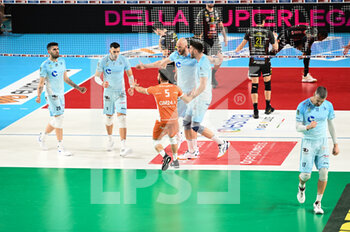 2023-02-05 - The players of Top Volley Cisterna rejoice after scoring a point - CUCINE LUBE CIVITANOVA VS TOP VOLLEY CISTERNA - SUPERLEAGUE SERIE A - VOLLEYBALL