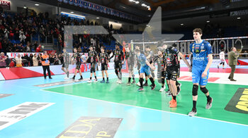 2023-02-05 - The players of Cucine Lube Civitanova greet the fans at the end of the game - CUCINE LUBE CIVITANOVA VS TOP VOLLEY CISTERNA - SUPERLEAGUE SERIE A - VOLLEYBALL