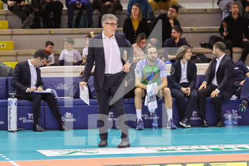 2023-02-11 - head coach Massimo Ecchelli (Vero Volley Monza) - TOP VOLLEY CISTERNA VS VERO VOLLEY MONZA - SUPERLEAGUE SERIE A - VOLLEYBALL