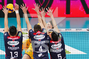 2023-02-12 - Charala Andreopoulos, Aimone Alletti and Falaschi marco (Valsa Group Modena)(Gioiella Prisma Taranto) In action during the match of Italian SuperLega Volley  Championship season 22/23 at Palapanini in Modena (Italy) - LEO SHOES MODENA VS GIOIELLA PRISMA TARANTO - SUPERLEAGUE SERIE A - VOLLEYBALL
