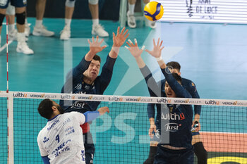 2023-02-19 - Block by Maksim Sapozhkov - WithU Verona during the match between WithU Verona VS Valsa Group Modena Volley  - WITHU VERONA VS VALSA GROUP MODENA - SUPERLEAGUE SERIE A - VOLLEYBALL