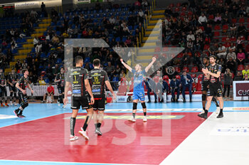 2023-03-04 - The players of Cucine Lube Civitanova cheer at the and of the match - CUCINE LUBE CIVITANOVA VS ALLIANZ MILANO - SUPERLEAGUE SERIE A - VOLLEYBALL