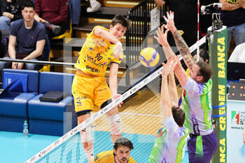 2023-03-05 - Tommaso Rinaldi (Valsa Group Modena)(Vero Volley Monza) In action during the match of SuperLega Volley Italian Championship season 22/23 at Palapanini in Modena (Italy) on 5th of March 2023 - LEO SHOES MODENA VS VERO VOLLEY MONZA - SUPERLEAGUE SERIE A - VOLLEYBALL
