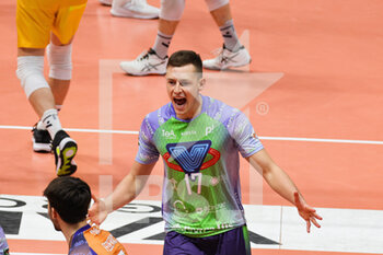 2023-03-05 - Jan Zimmermann (Valsa Group Modena)(Vero Volley Monza) In action during the match of SuperLega Volley Italian Championship season 22/23 at Palapanini in Modena (Italy) on 5th of March 2023 - LEO SHOES MODENA VS VERO VOLLEY MONZA - SUPERLEAGUE SERIE A - VOLLEYBALL