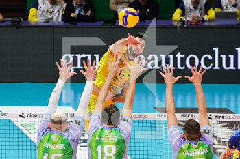 2023-03-05 - Adis Lagumdzija (Valsa Group Modena)(Vero Volley Monza) In action during the match of SuperLega Volley Italian Championship season 22/23 at Palapanini in Modena (Italy) on 5th of March 2023 - LEO SHOES MODENA VS VERO VOLLEY MONZA - SUPERLEAGUE SERIE A - VOLLEYBALL