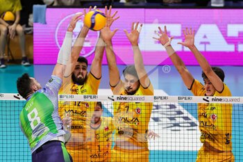 2023-03-05 - Stephan Maar and Adis Lagumdzija, Dragan Stankovic (Valsa Group Modena)(Vero Volley Monza) In action during the match of SuperLega Volley Italian Championship season 22/23 at Palapanini in Modena (Italy) on 5th of March 2023 - LEO SHOES MODENA VS VERO VOLLEY MONZA - SUPERLEAGUE SERIE A - VOLLEYBALL