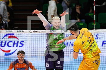 2023-03-05 - (Valsa Group Modena)(Vero Volley Monza) In action during the match of SuperLega Volley Italian Championship season 22/23 at Palapanini in Modena (Italy) on 5th of March 2023 - LEO SHOES MODENA VS VERO VOLLEY MONZA - SUPERLEAGUE SERIE A - VOLLEYBALL
