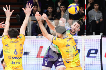 2023-03-05 - Maar (Valsa Group Modena)(Vero Volley Monza) In action during the match of SuperLega Volley Italian Championship season 22/23 at Palapanini in Modena (Italy) on 5th of March 2023 - LEO SHOES MODENA VS VERO VOLLEY MONZA - SUPERLEAGUE SERIE A - VOLLEYBALL