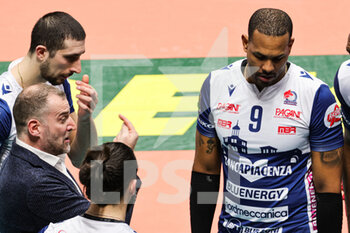 2023-03-19 - Massimo Botti and Leal Yoandy (Valsa Group Modena)(Gas Sales Bluenergy Piacenza) In action during the match of Gara 1 Playoff Scudetto SuperLega championship season 22/23 at Palapanini in Modena (Italy) on 19th of March 2023 - PLAY OFF - VALSA GROUP MODENA VS GAS SALES BLUENERGY PIACENZA - SUPERLEAGUE SERIE A - VOLLEYBALL