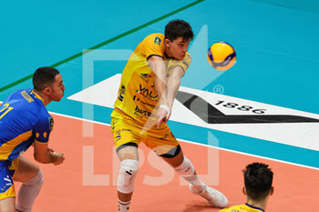 2023-03-19 - Tommaso Rinaldi (Valsa Group Modena)(Gas Sales Bluenergy Piacenza) In action during the match of Gara 1 Playoff Scudetto SuperLega championship season 22/23 at Palapanini in Modena (Italy) on 19th of March 2023 - PLAY OFF - VALSA GROUP MODENA VS GAS SALES BLUENERGY PIACENZA - SUPERLEAGUE SERIE A - VOLLEYBALL