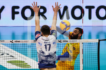 2023-03-19 - Earvin Ngapeth and Romanò Yuri (Valsa Group Modena)(Gas Sales Bluenergy Piacenza) In action during the match of Gara 1 Playoff Scudetto SuperLega championship season 22/23 at Palapanini in Modena (Italy) on 19th of March 2023 - PLAY OFF - VALSA GROUP MODENA VS GAS SALES BLUENERGY PIACENZA - SUPERLEAGUE SERIE A - VOLLEYBALL