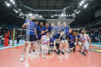 2023-03-22 - Allianz Power Volley Milano players celebrates after the victory during the Volleyball Italian Serie A Men Superleague Championship Play Off - Allianz Power Volley Milano vs Sir Safety Volley Perugia, on March 22th, 2023, at Allianz Cloud, Milan, Italy Credit: Tiziano Ballabio - PLAY OFF - ALLIANZ MILANO VS SIR SAFETY SUSA PERUGIA - SUPERLEAGUE SERIE A - VOLLEYBALL