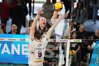 2023-04-10 - oleh plotnytskyi (n.17  sir safety susa perugia) - PLAY OFF - SIR SAFETY SUSA PERUGIA VS ALLIANZ MILANO - SUPERLEAGUE SERIE A - VOLLEYBALL