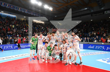 2023-04-19 - Group photo of the players of the Allianz Milano after the match - PLAY OFF SEMIFINALS - CUCINE LUBE CIVITANOVA VS ALLIANZ MILANO - SUPERLEAGUE SERIE A - VOLLEYBALL